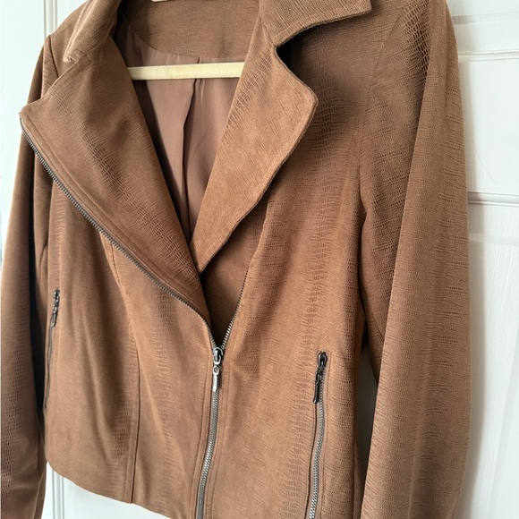 Jacket - Picture 2 of 8